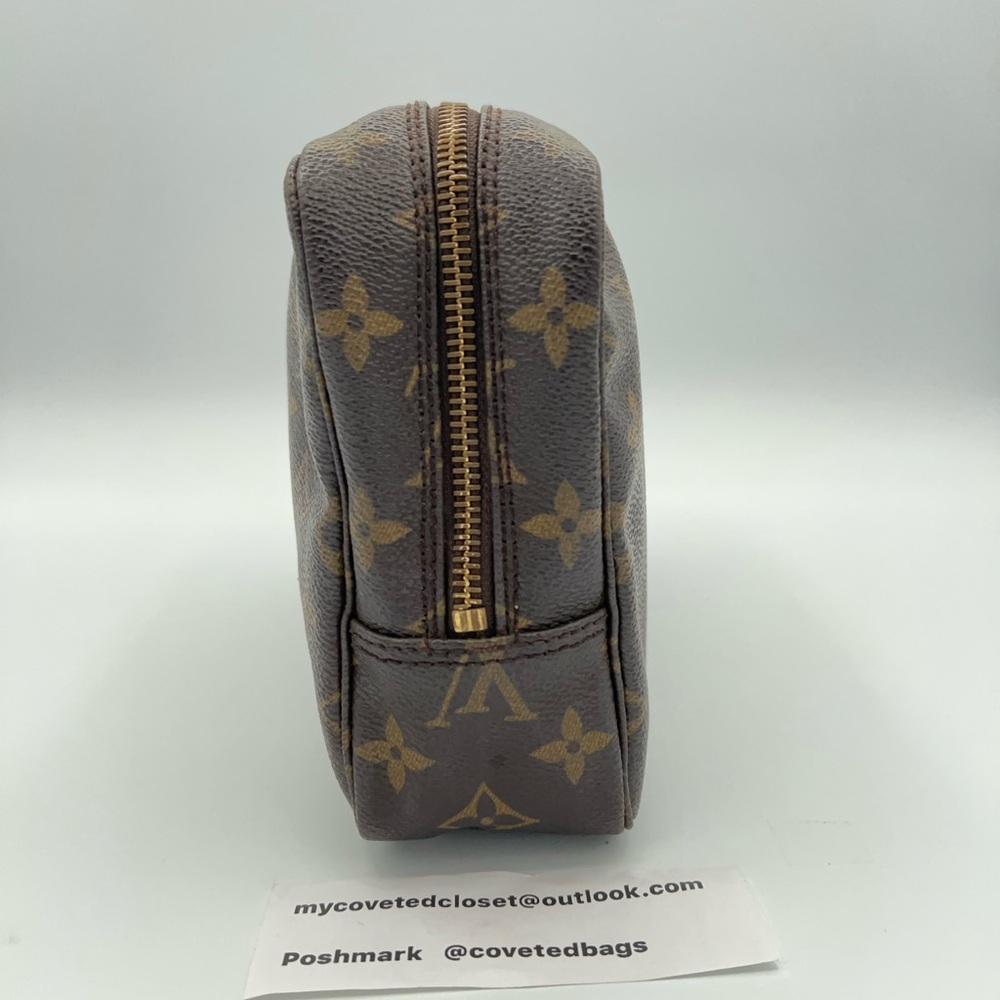 Louis Vuitton Trousse 23 Monogram Toilet Bag Very Good Condition w/LV Dust Bag - Picture 5 of 12